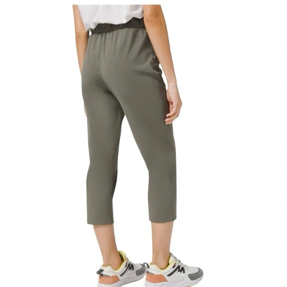 Lululemon Cropped Pants 4 Sage Green
